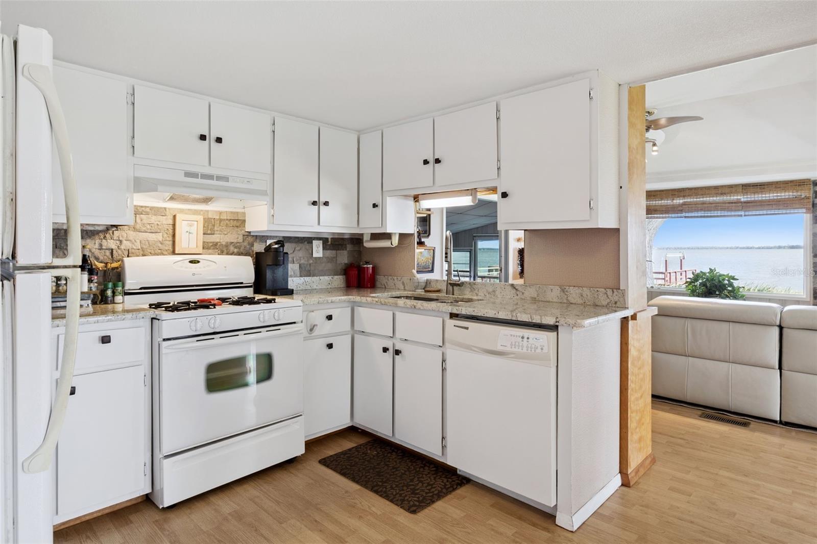 TAVARES, TAVARES HOMEOWNERS INC - Residential