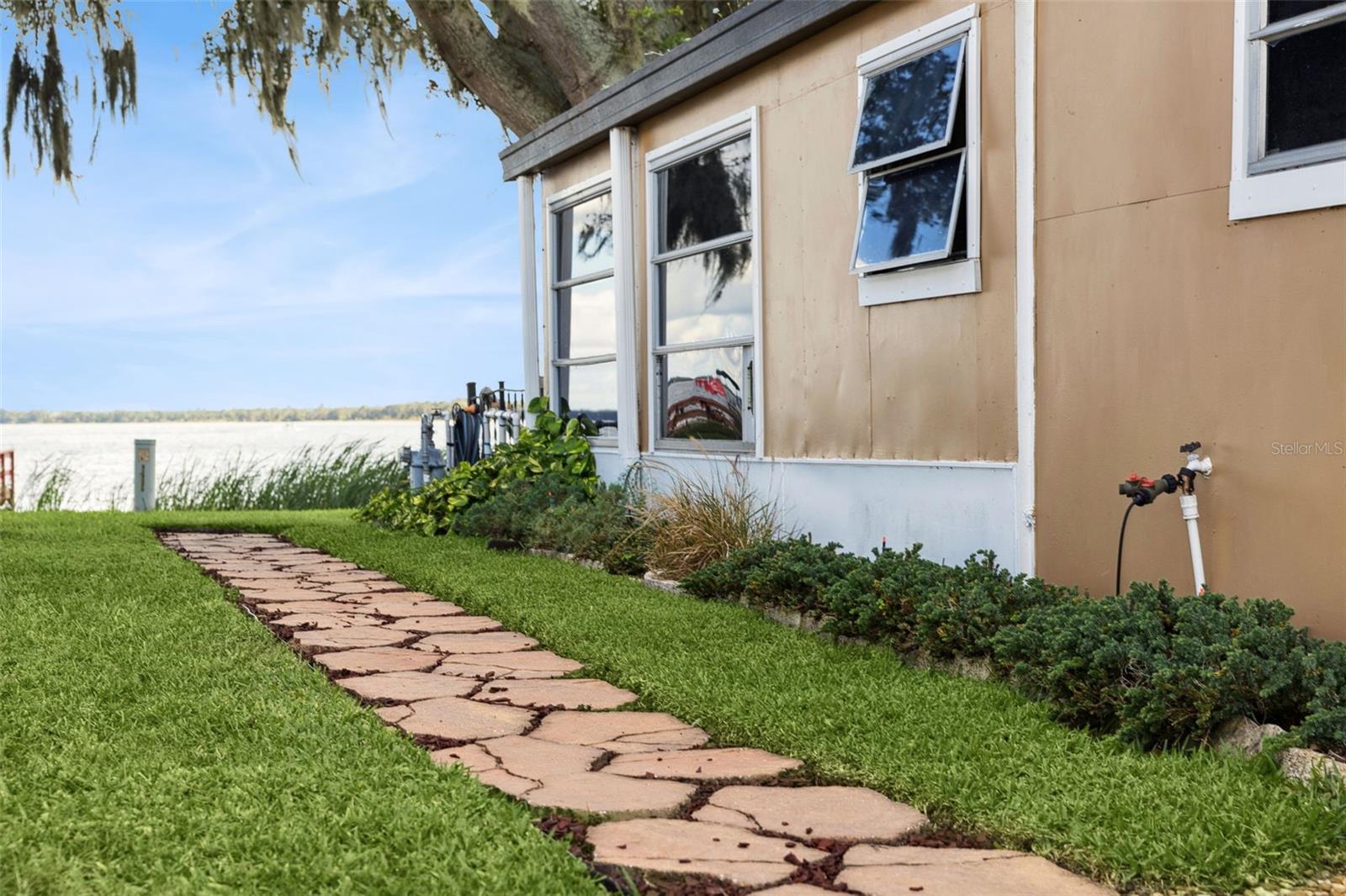 TAVARES, TAVARES HOMEOWNERS INC - Residential