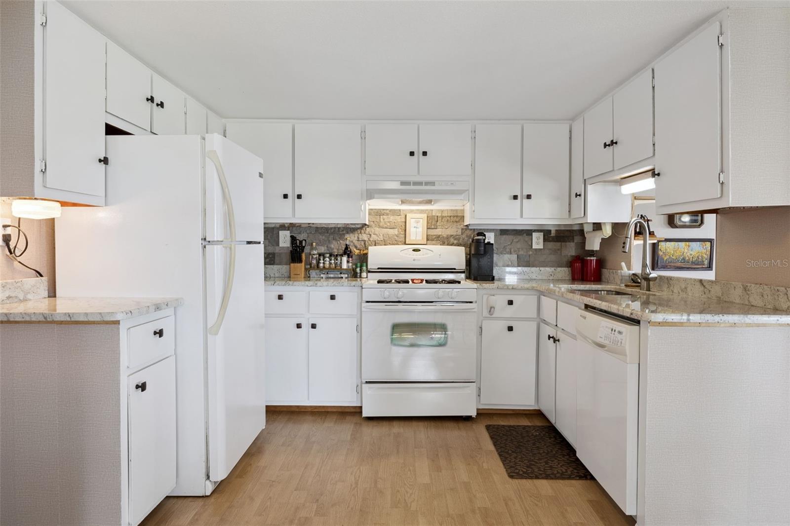 TAVARES, TAVARES HOMEOWNERS INC - Residential