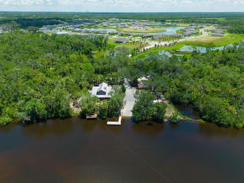 A home in PARRISH