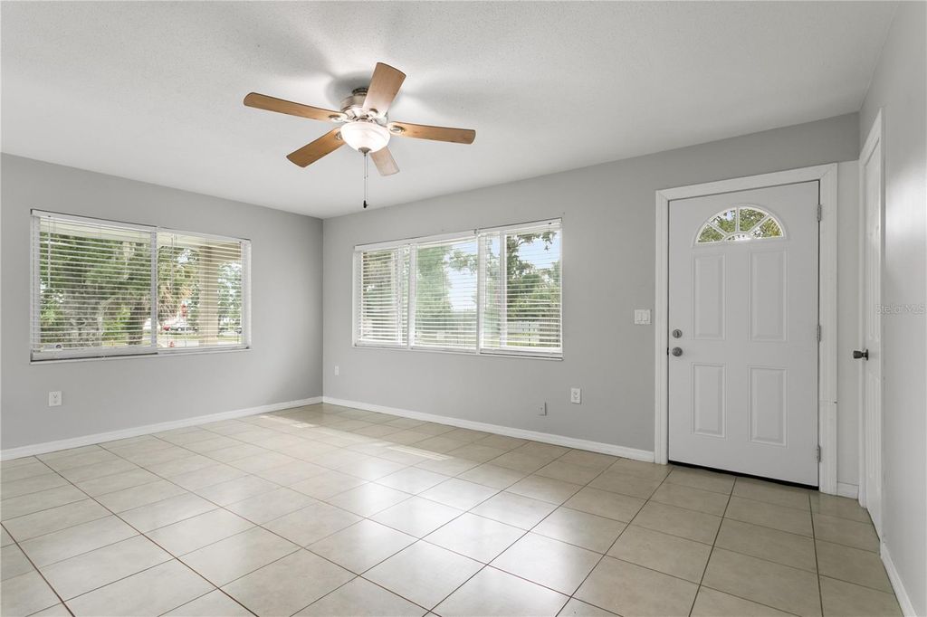 Photo of 1904 5th Street W, Bradenton, FL 34205 (MLS # A4665773)