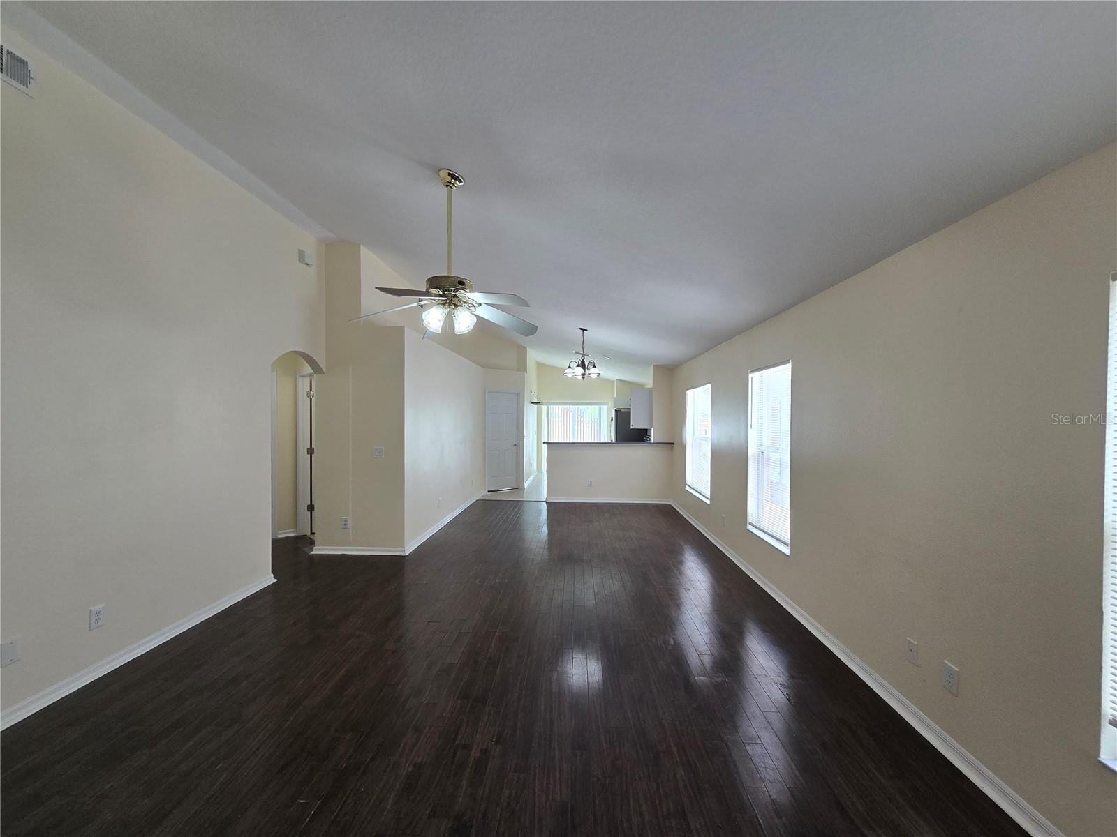 545 SUMMER SAILS DRIVE