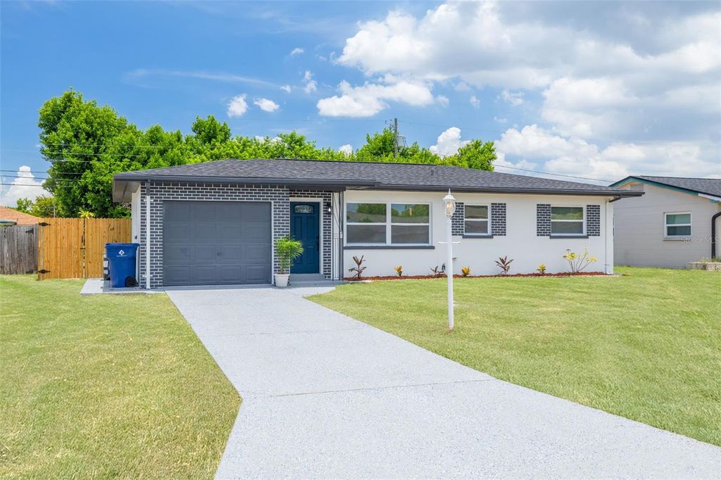 Photo of 11189 108th Way, Largo, FL 33778 (MLS # TB8527672)