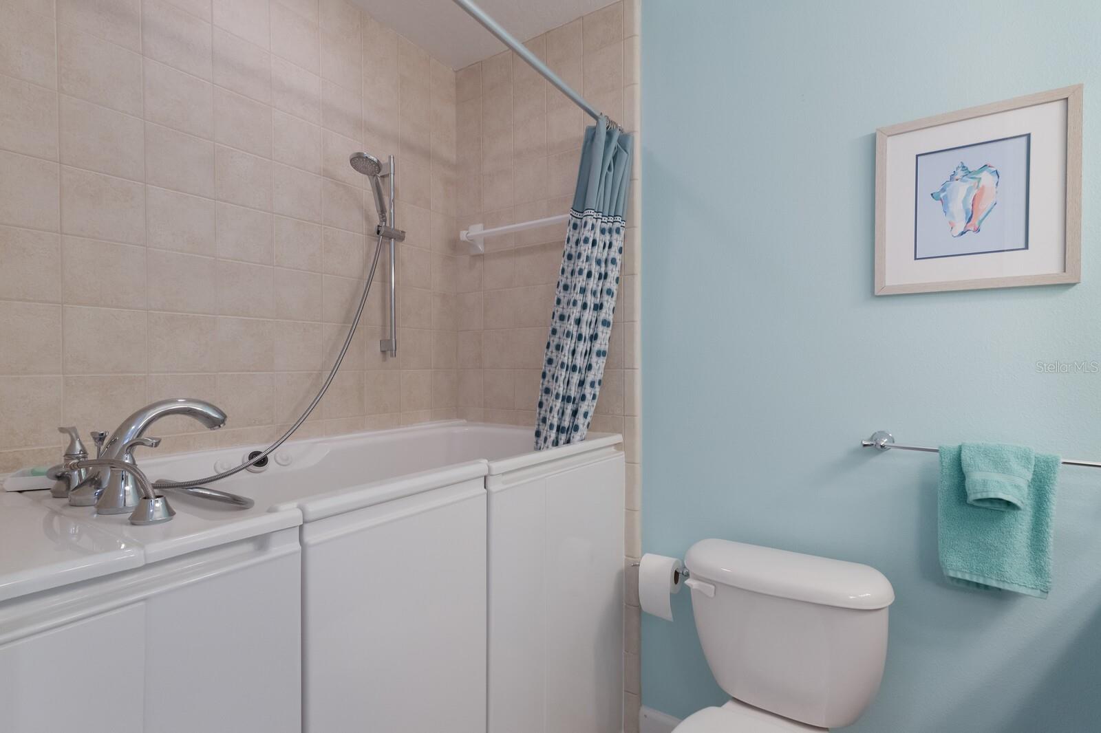 SAVANNAH PRESERVE AT UNIVERSITY PLACE - Residential