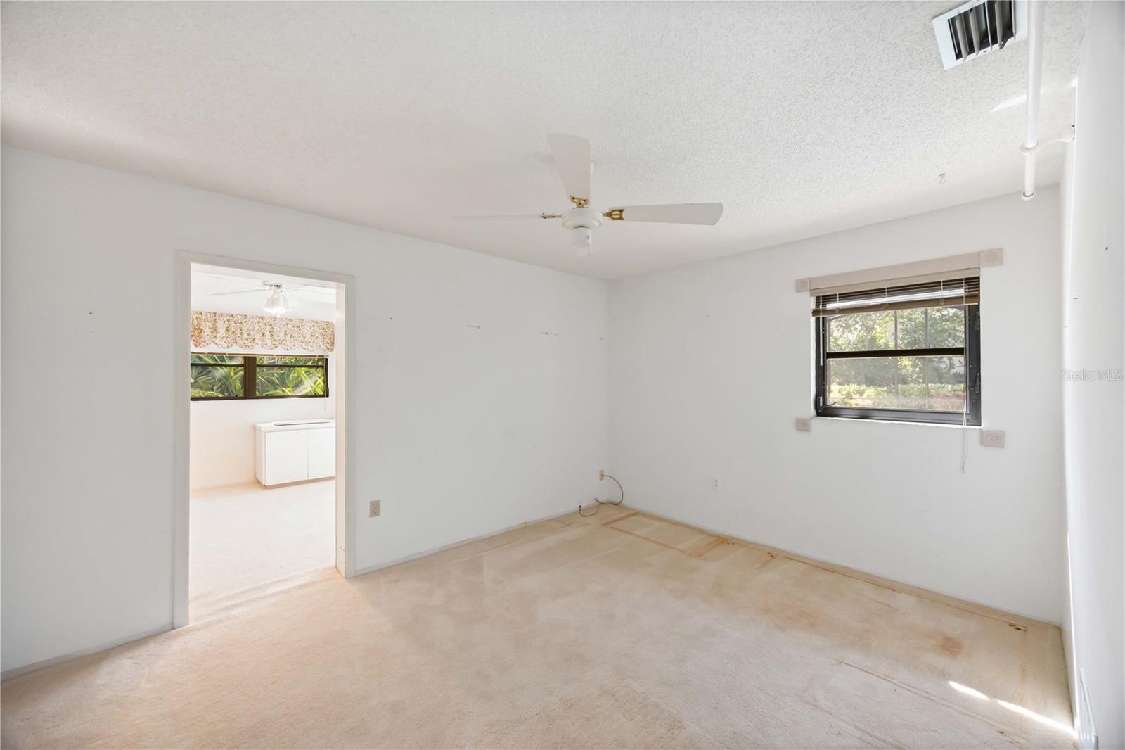 COUNTRY PLACE - Residential