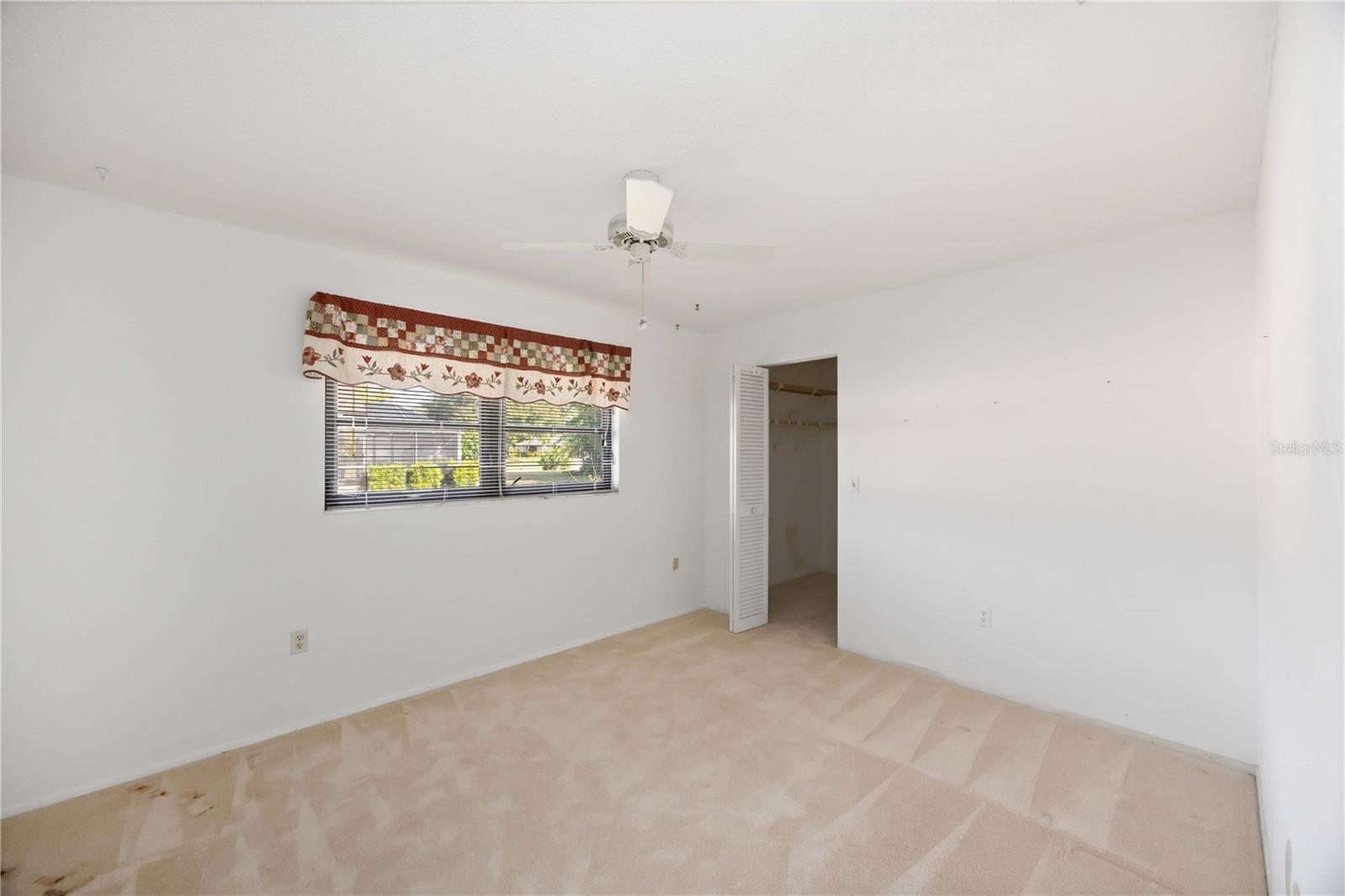 COUNTRY PLACE - Residential