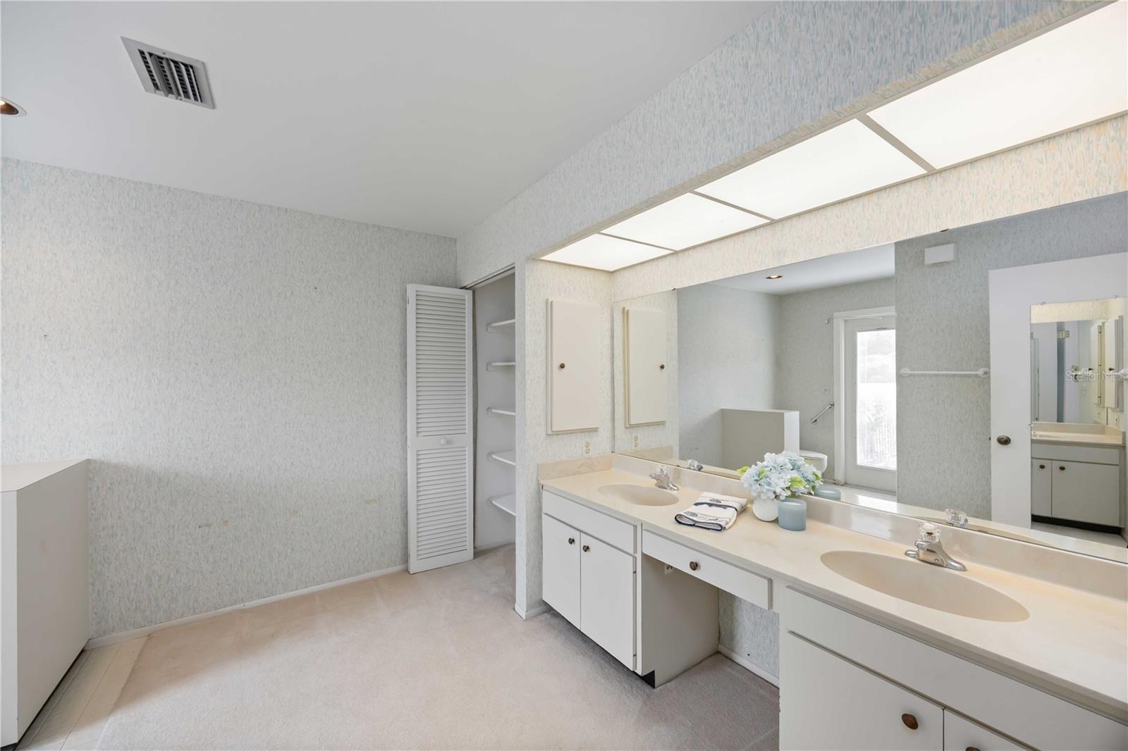 COUNTRY PLACE - Residential