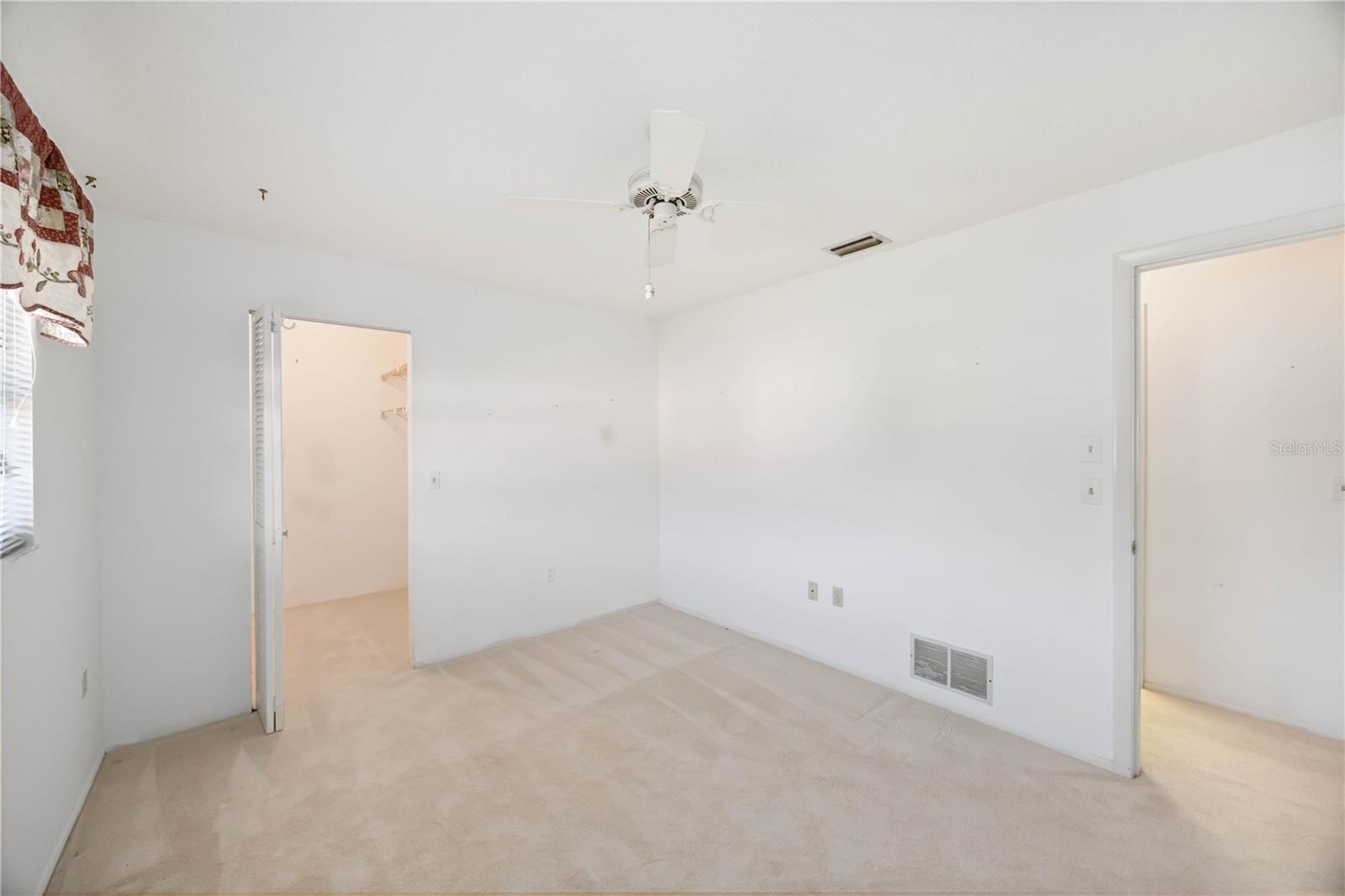 COUNTRY PLACE - Residential