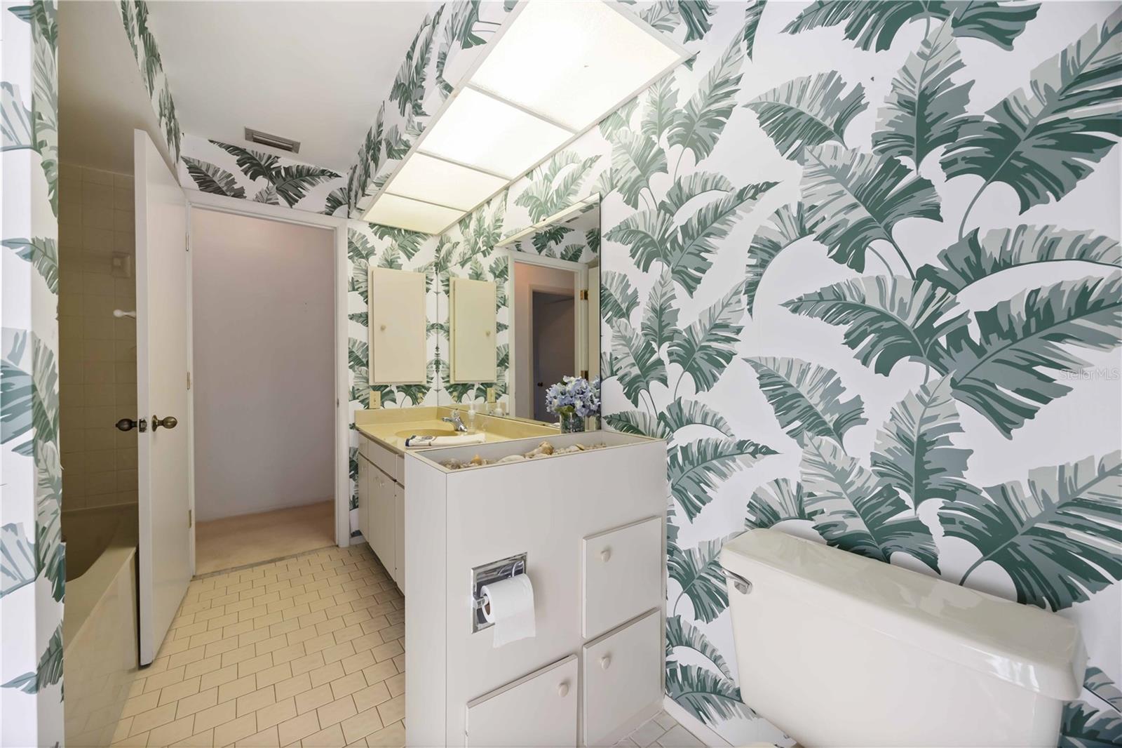 COUNTRY PLACE - Residential