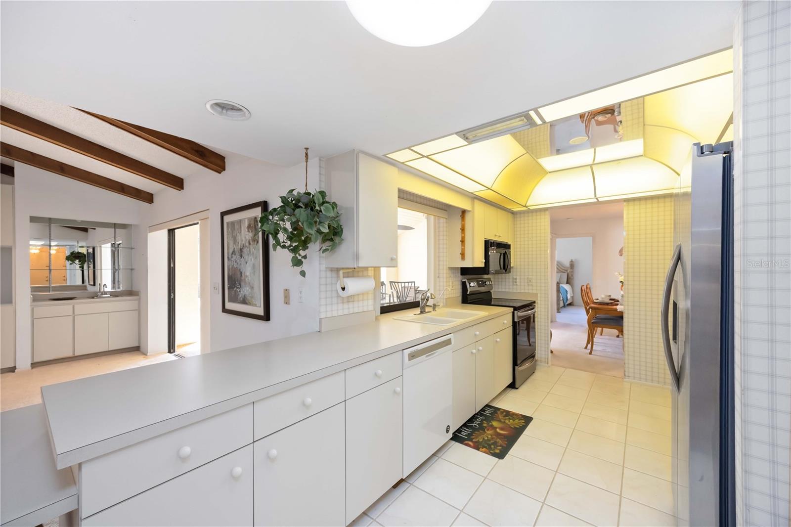 COUNTRY PLACE - Residential