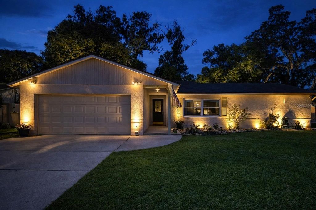 Photo of 2505 Linden Tree Street, Seffner, FL 33584 (MLS # TB8478524)