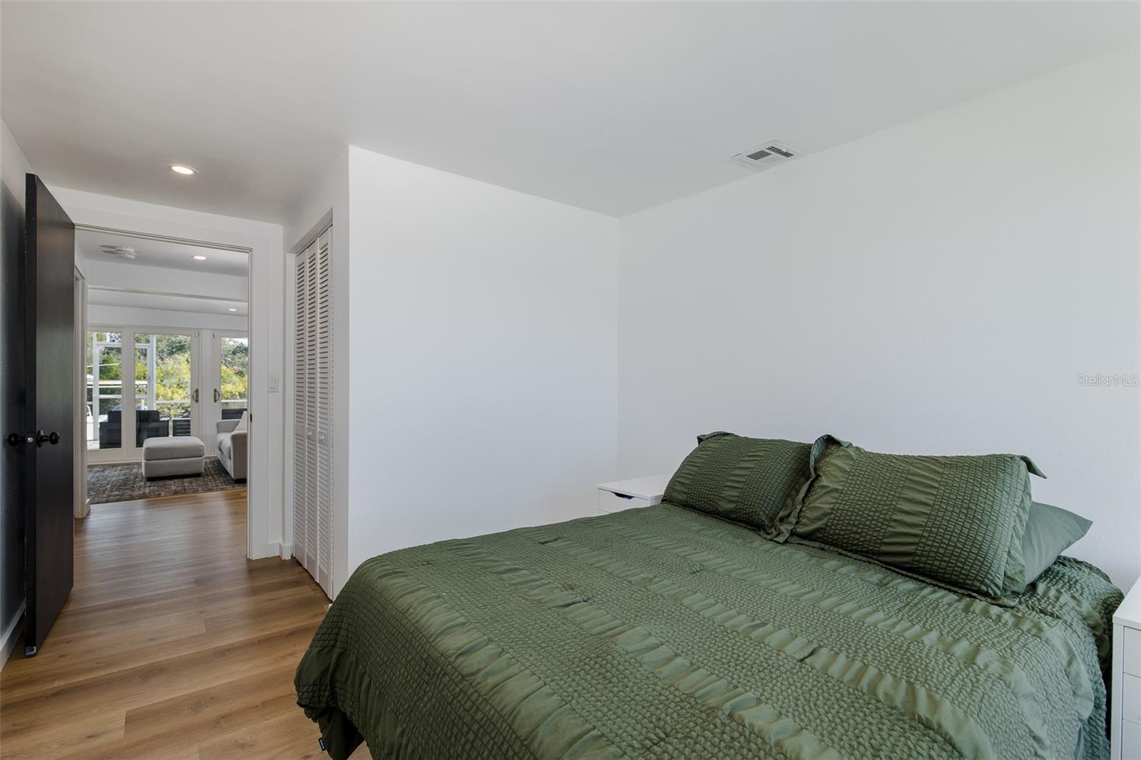 FOREST HILLS - Residential