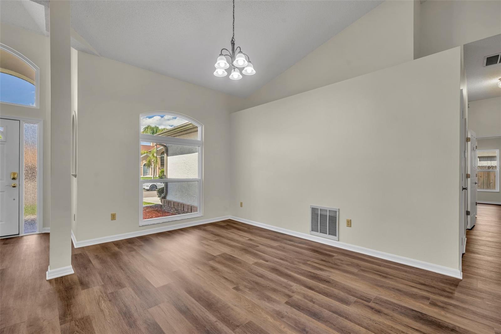 BENTLEY WOODS - Residential Lease