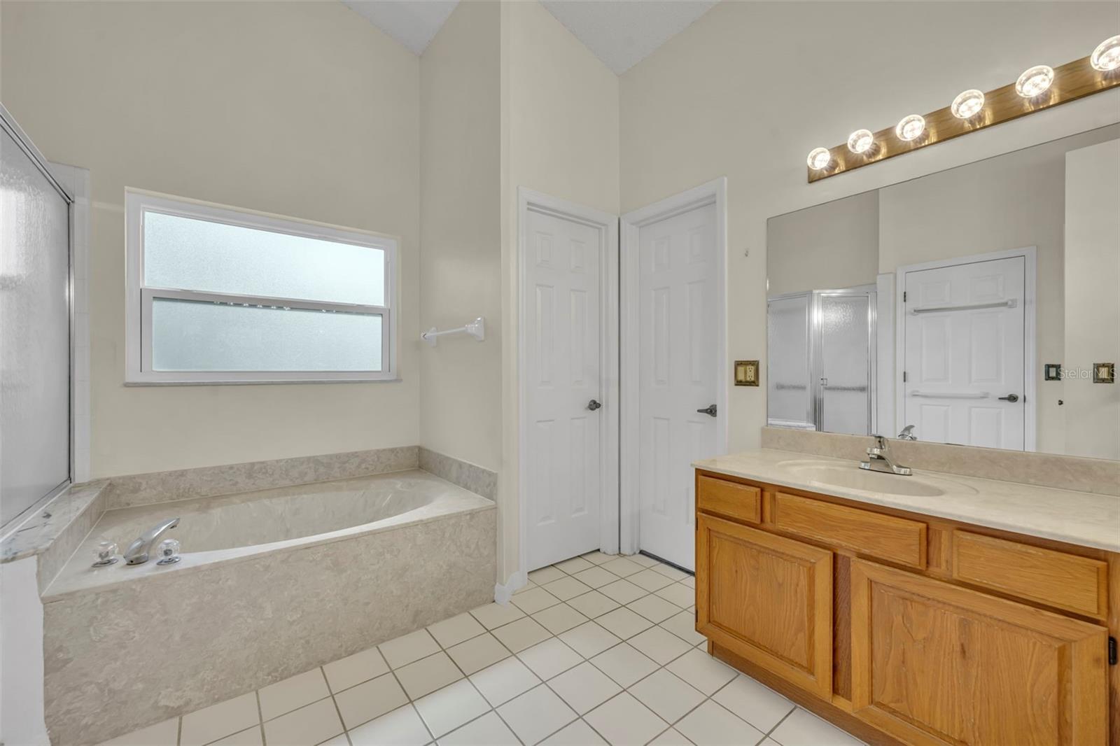 BENTLEY WOODS - Residential Lease