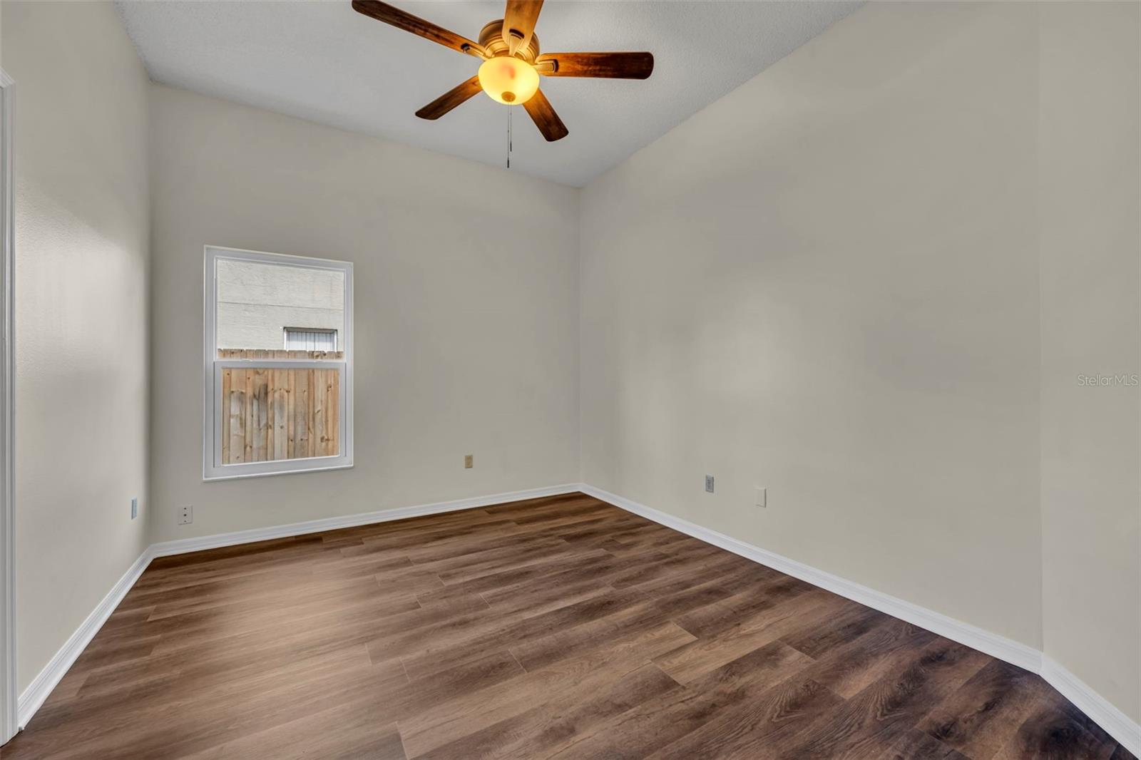 BENTLEY WOODS - Residential Lease