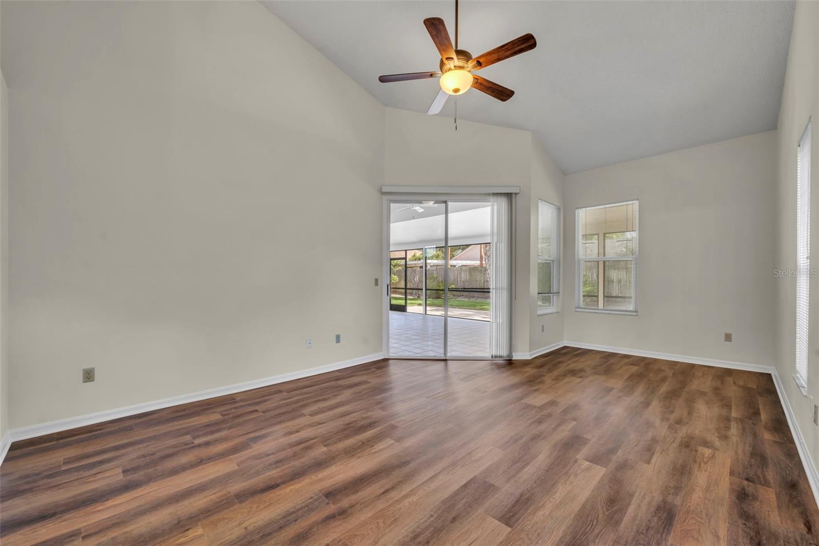 BENTLEY WOODS - Residential Lease