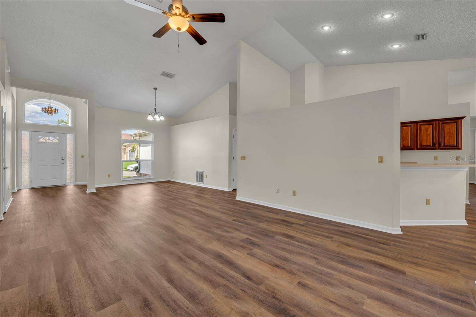 BENTLEY WOODS - Residential Lease