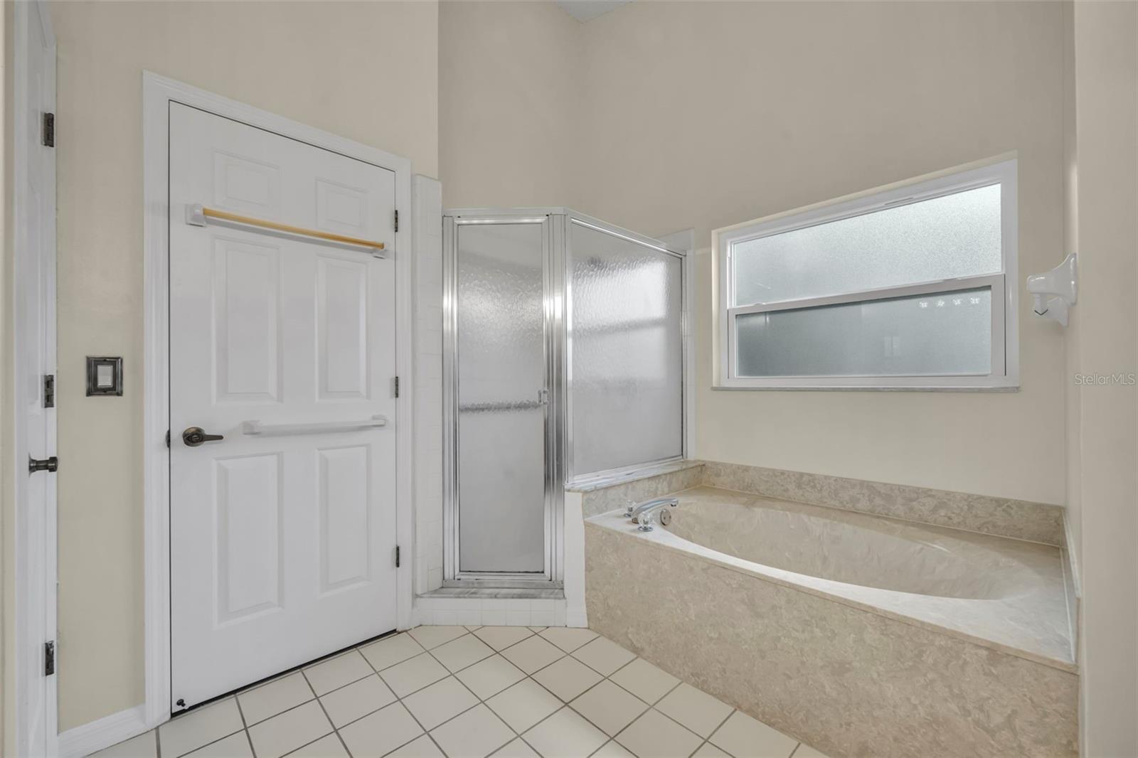 BENTLEY WOODS - Residential Lease