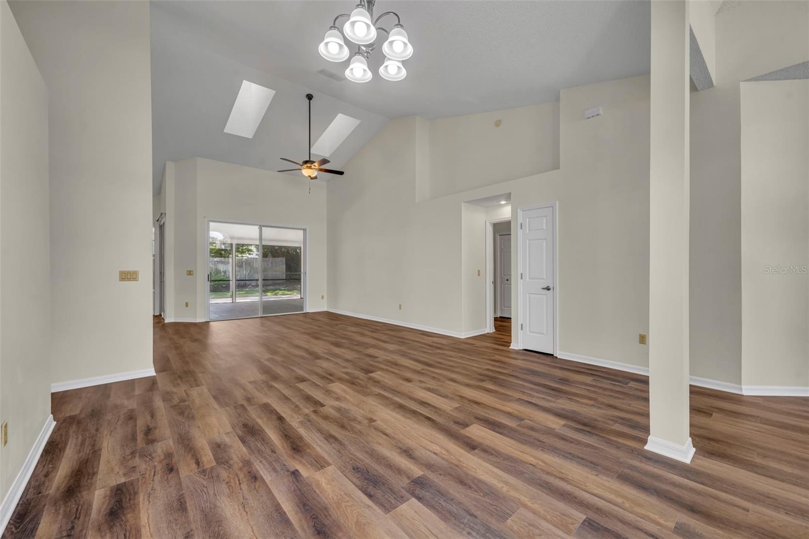 BENTLEY WOODS - Residential Lease