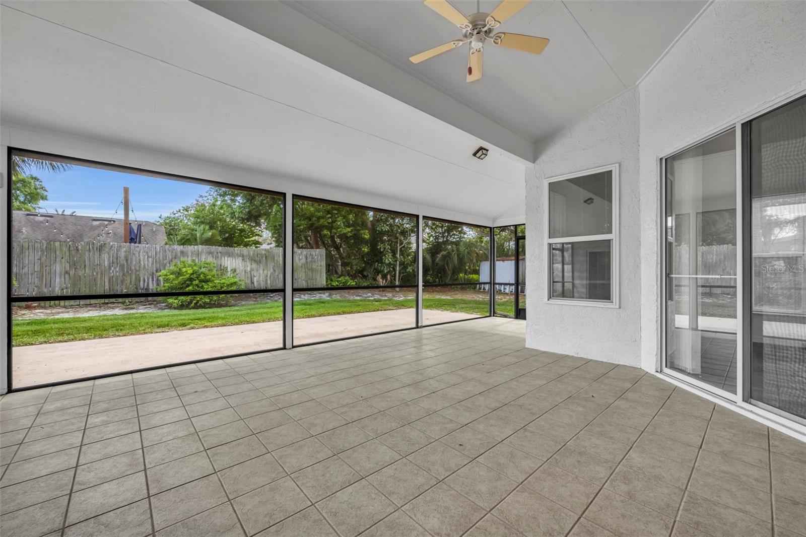 BENTLEY WOODS - Residential Lease