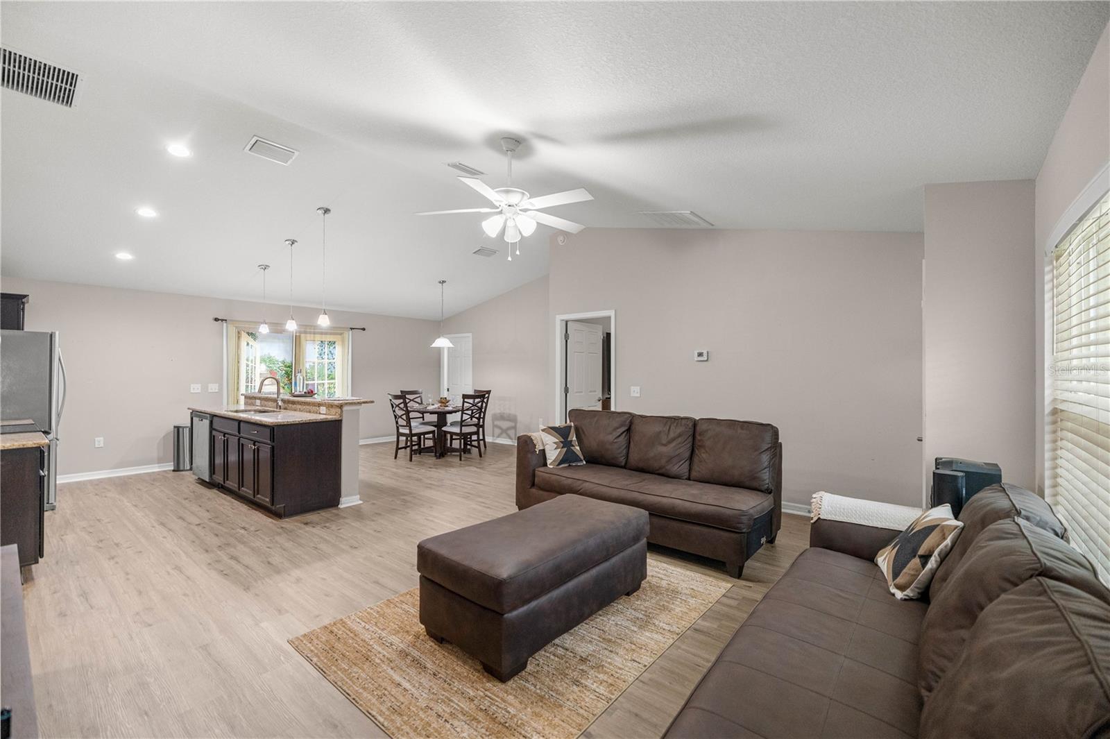 10 PECAN LANE