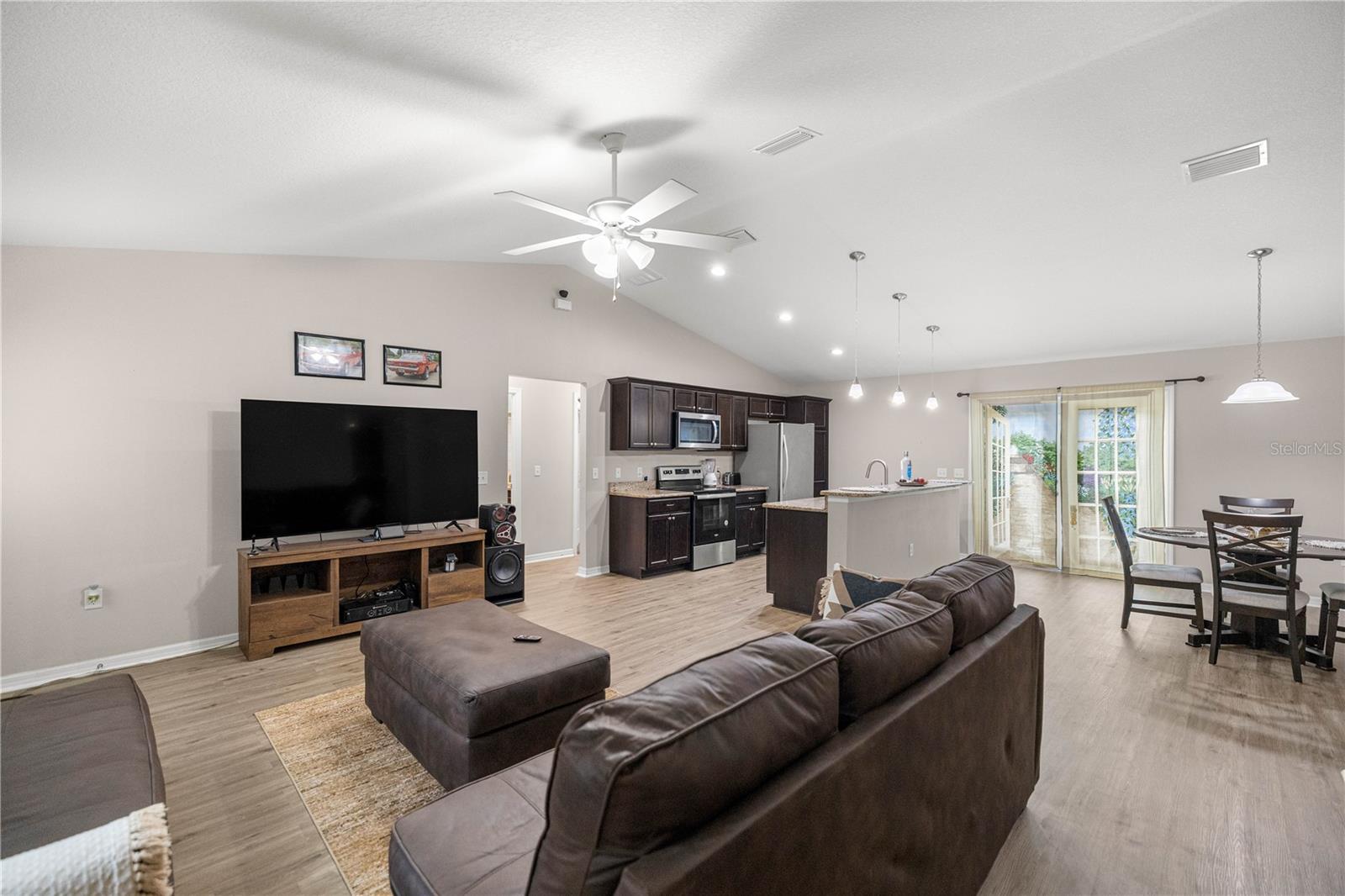 10 PECAN LANE