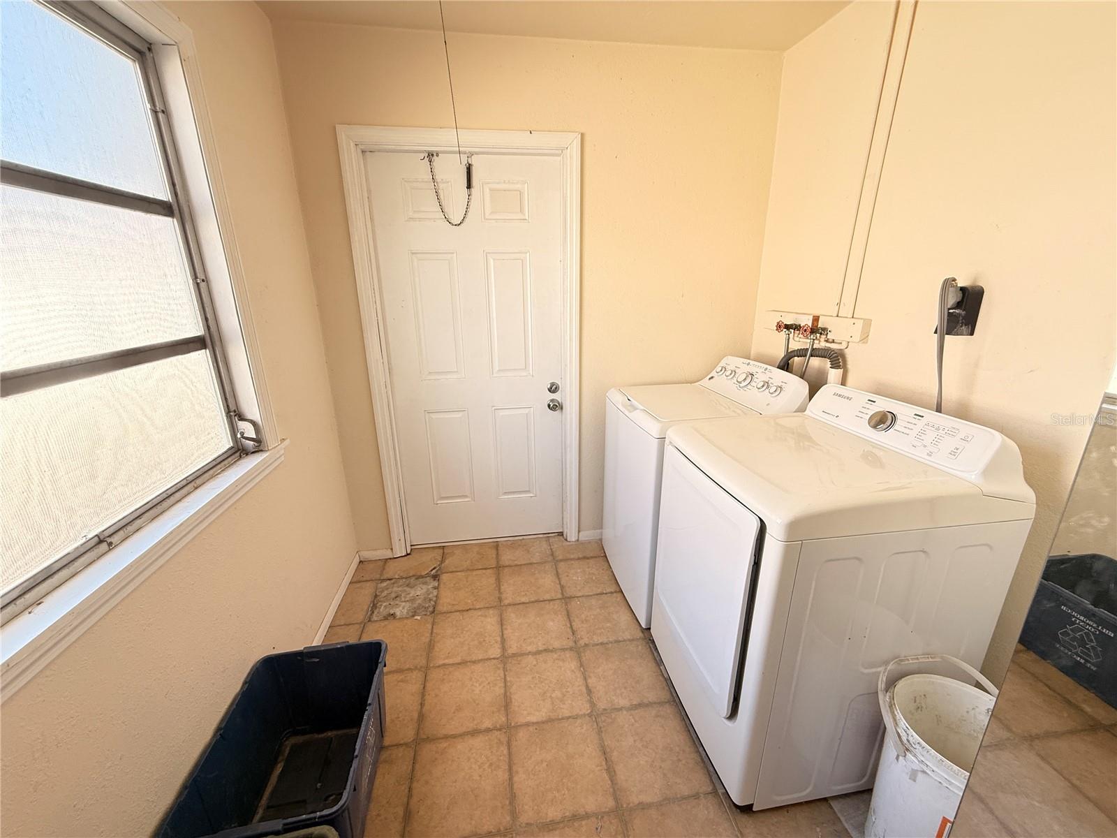 DEL WEBBS SUN CITY FLORIDA UNIT 02 - Residential Lease