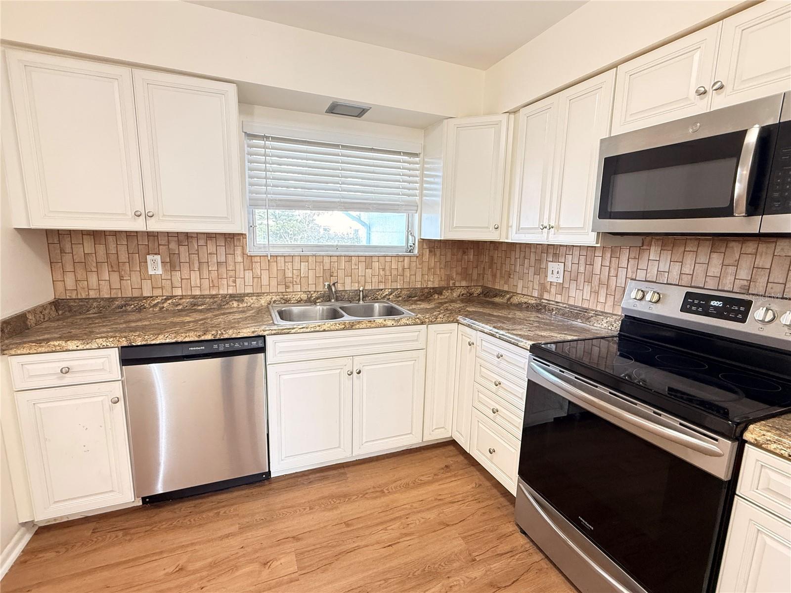 DEL WEBBS SUN CITY FLORIDA UNIT 02 - Residential Lease