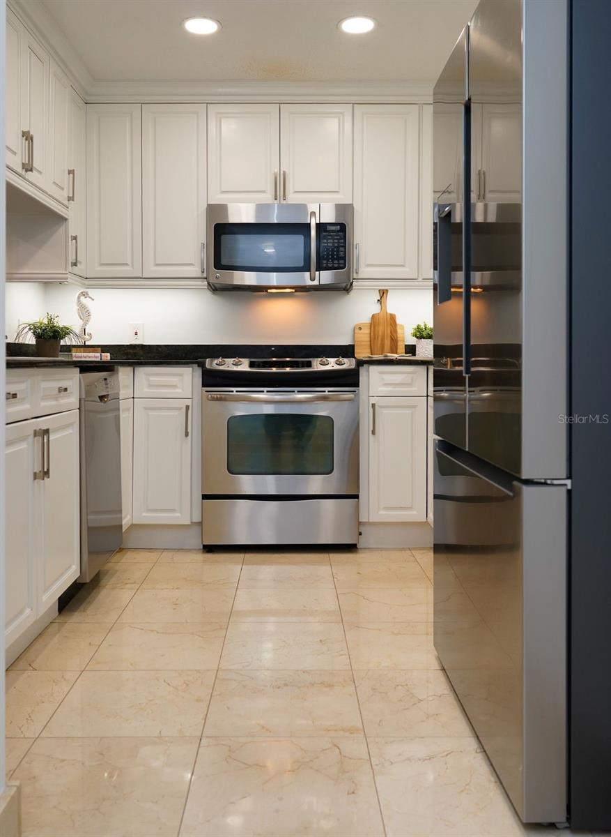 FAREHAM SQUARE CONDO - Residential