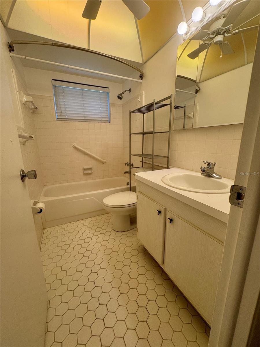 SEMINOLE GARDEN APTS CO-OP - Residential Lease