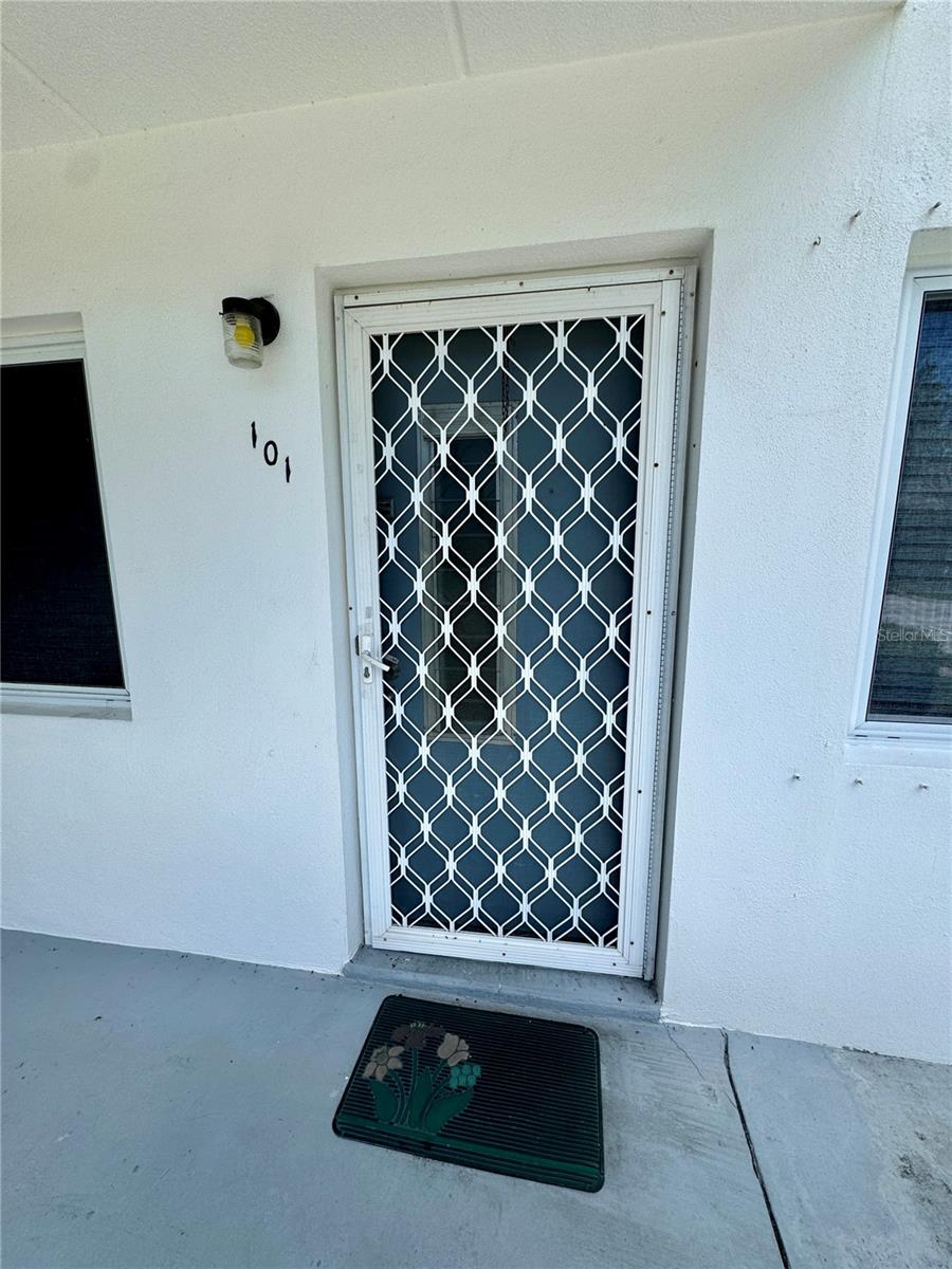 SEMINOLE GARDEN APTS CO-OP - Residential Lease