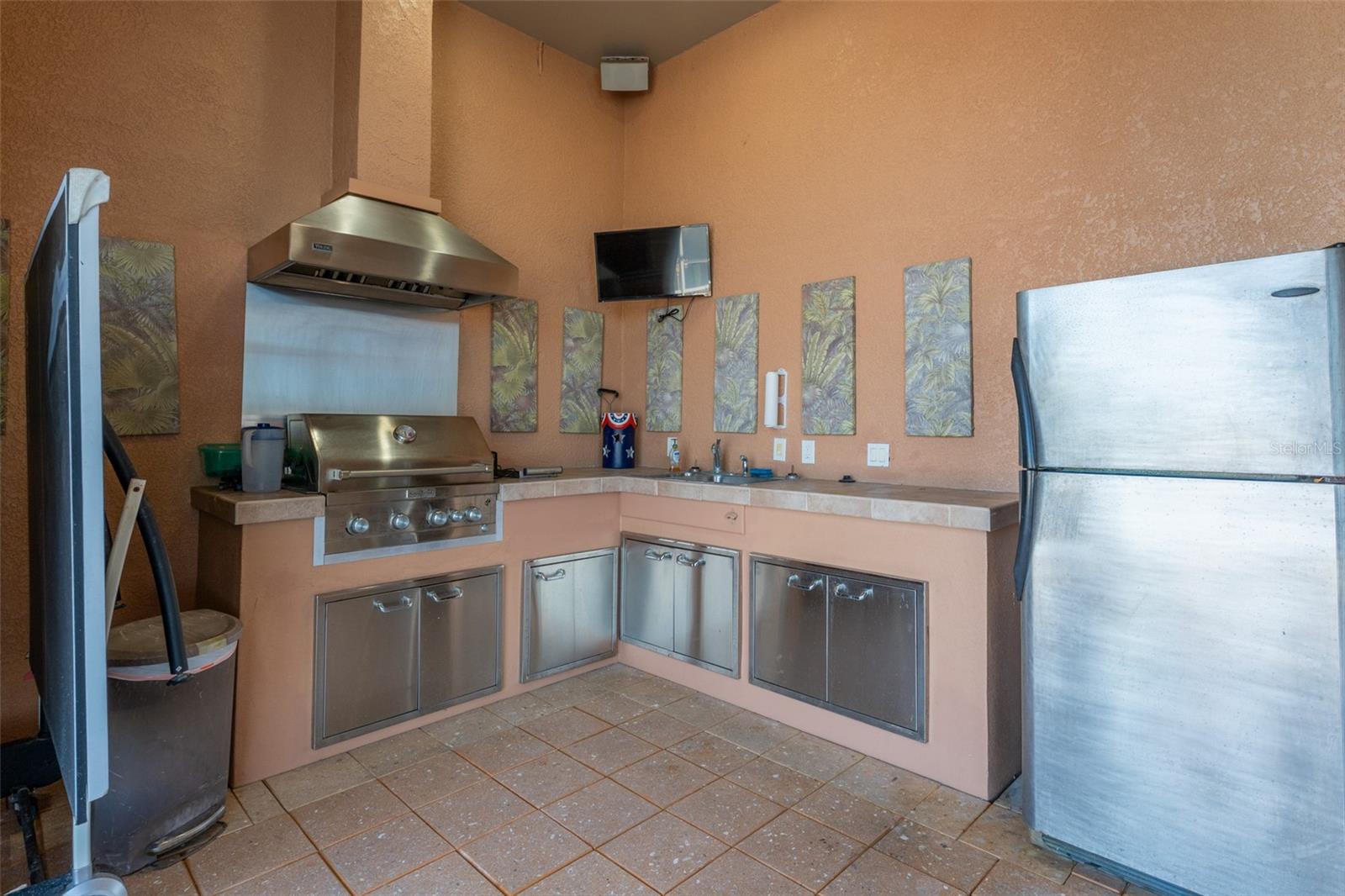 A RESUB OF A POR OF APOLLO - Residential