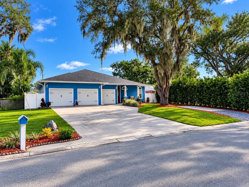 Photo of 3009 W Clinton Street, Tampa, FL 33614 (MLS # TB8551615)