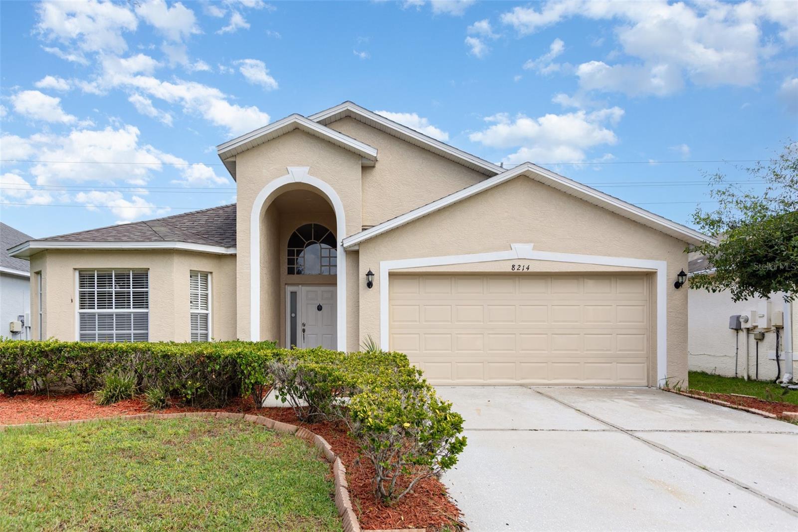 Come explore this beautifully designed 4-bedroom, 3-bath home, thoughtfully crafted for both
comfort and convenience. Inside, a bright open floor plan is enhanced by graceful arched
doorways, creating a warm and inviting flow throughout. The spacious primary suite offers a
walk-in closet, while the en suite bath features a walk-in shower and separate soaking tub for
ultimate relaxation.
Located in the desirable Carriage Pointe community, residents enjoy an array of amenities,
including a sparkling swimming pool, fitness center, tennis and basketball courts, and a
clubhouse perfect for gatherings. With easy access to I-75 and just minutes from shopping,
dining, and entertainment, this home offers the perfect blend of style, amenities, and location.