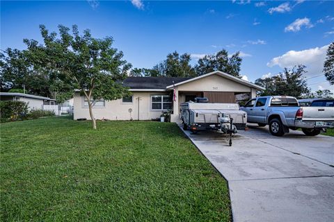 A home in AUBURNDALE