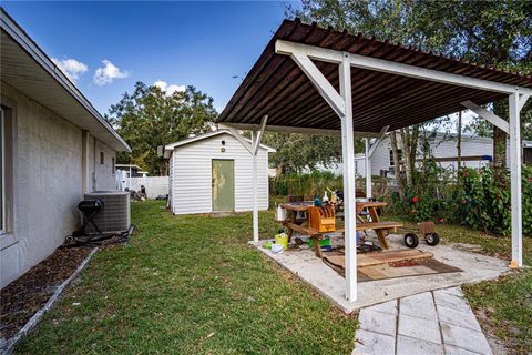 A home in AUBURNDALE