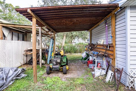 A home in AUBURNDALE