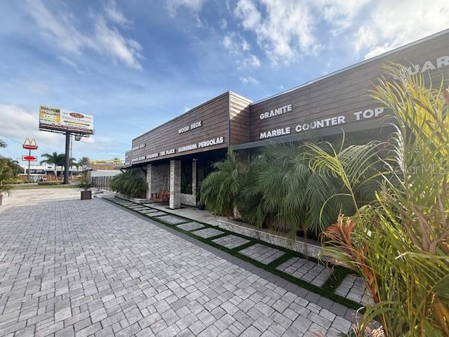 WOODHAVEN - Commercial Sale