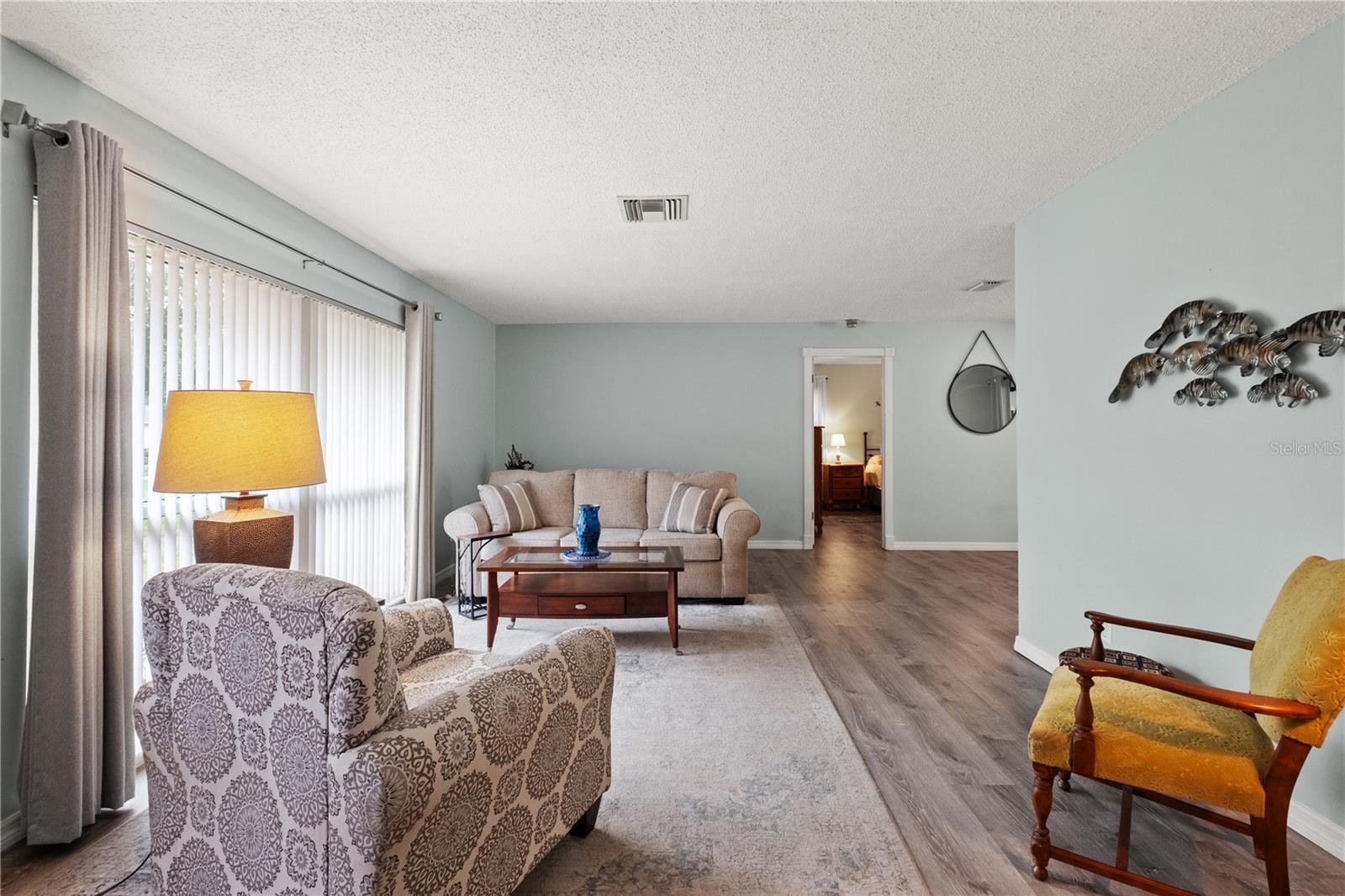 7 DOUGLAS COURT N