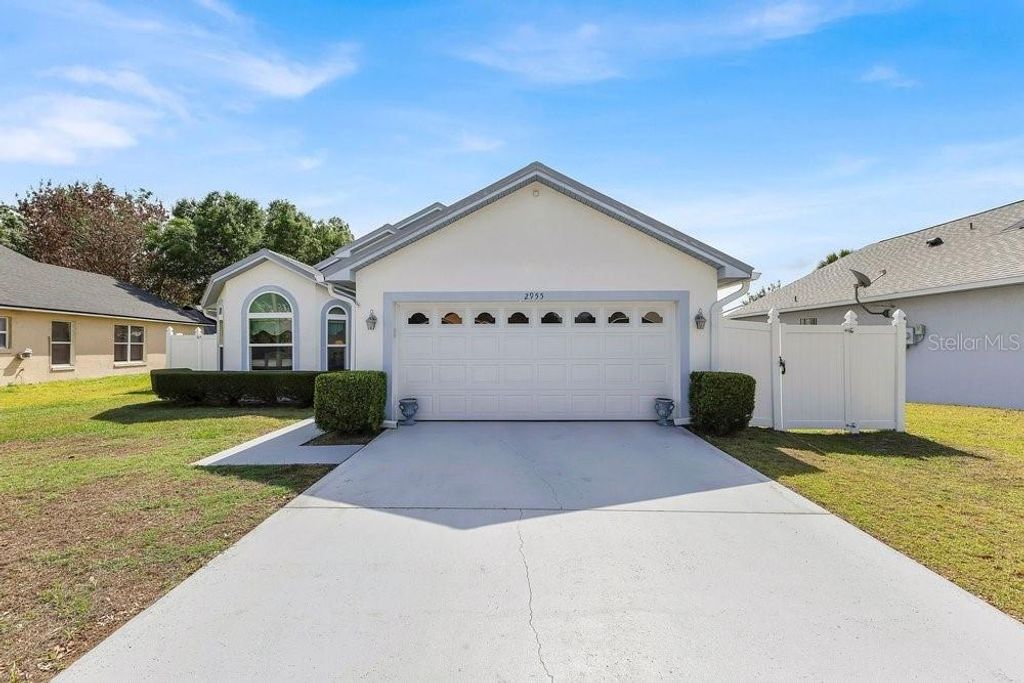 Photo of 2955 Red Oak Drive, Kissimmee, FL 34744 (MLS # O6401588)
