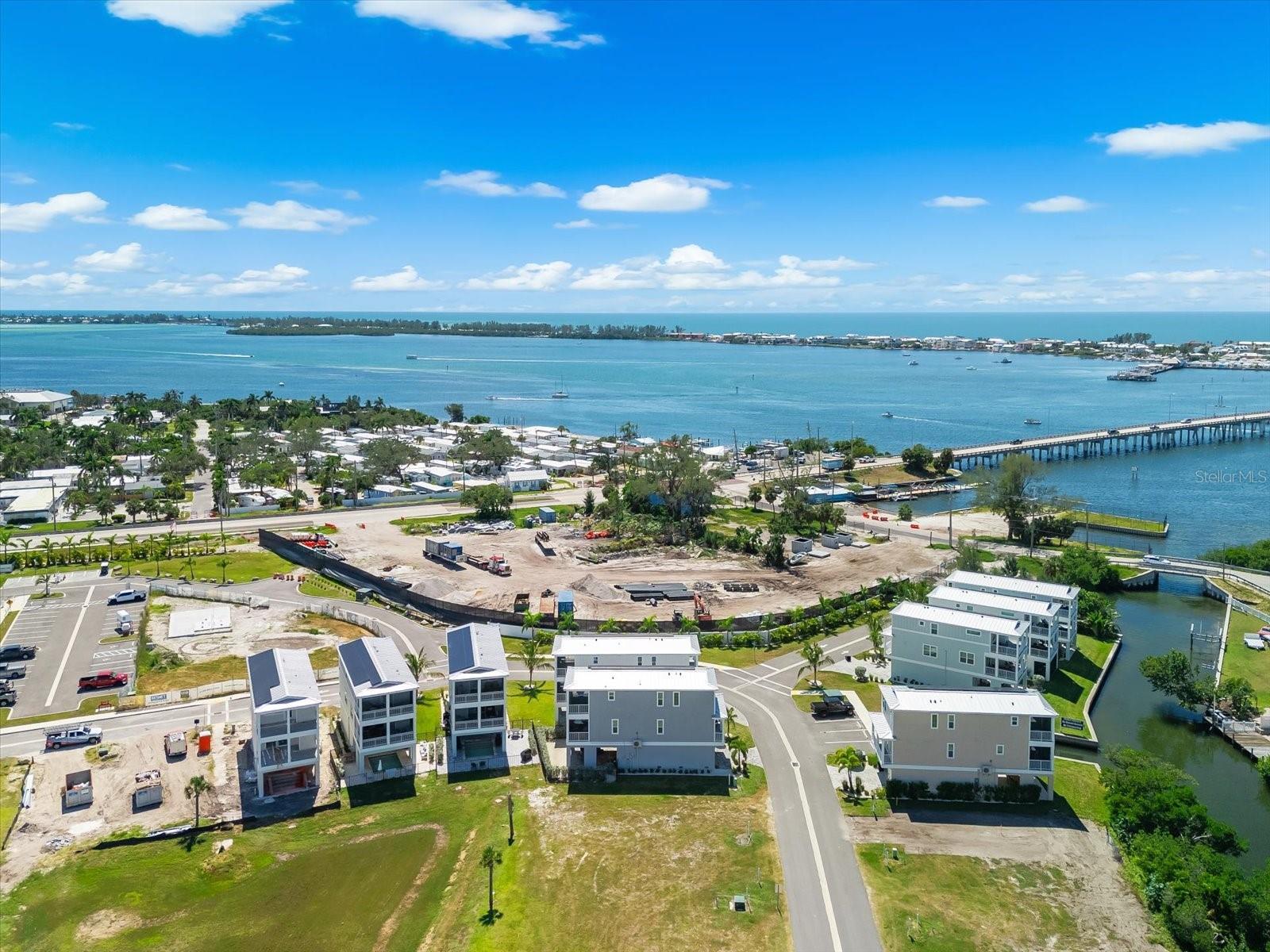 HUNTERS POINT - Residential
