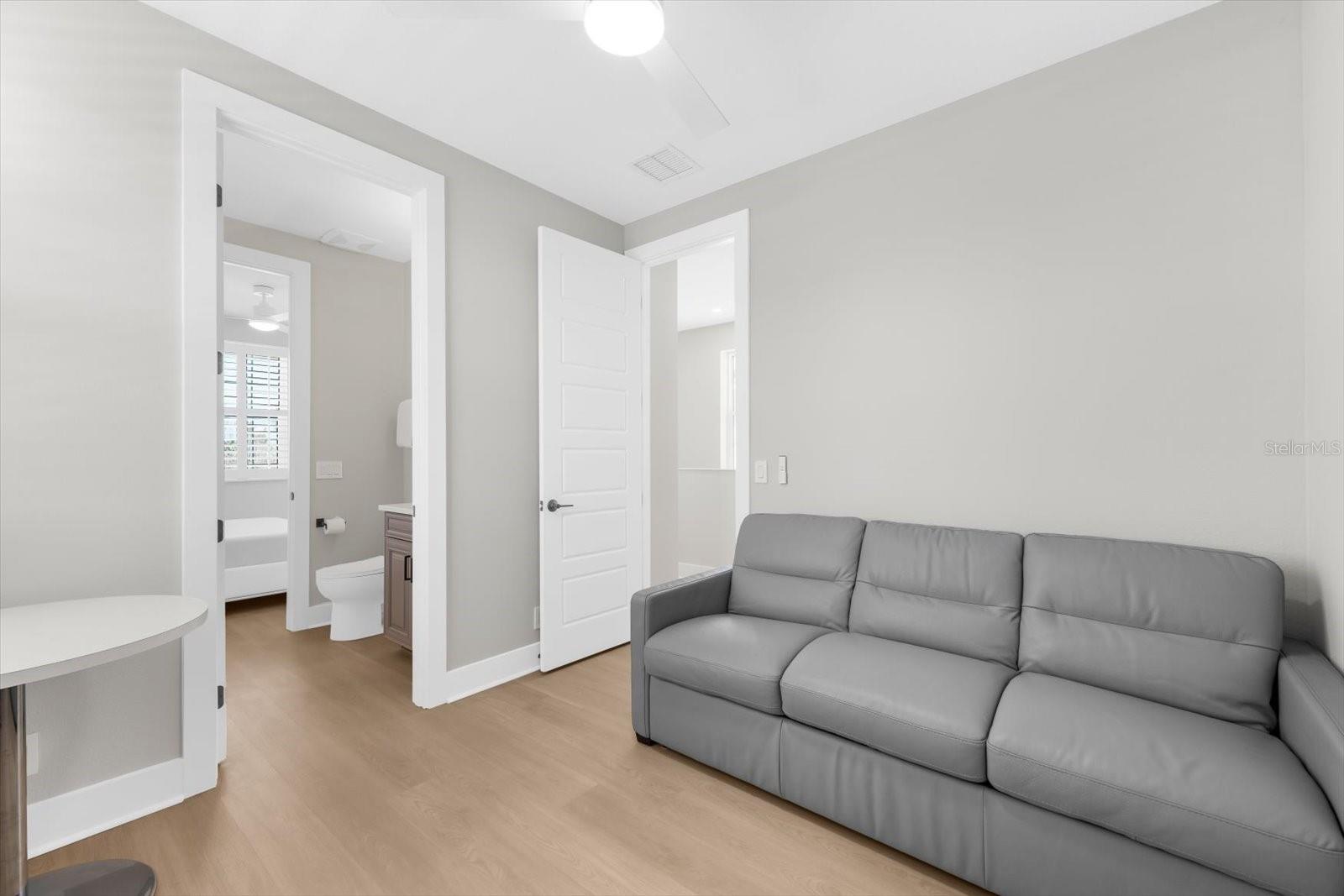 HUNTERS POINT - Residential