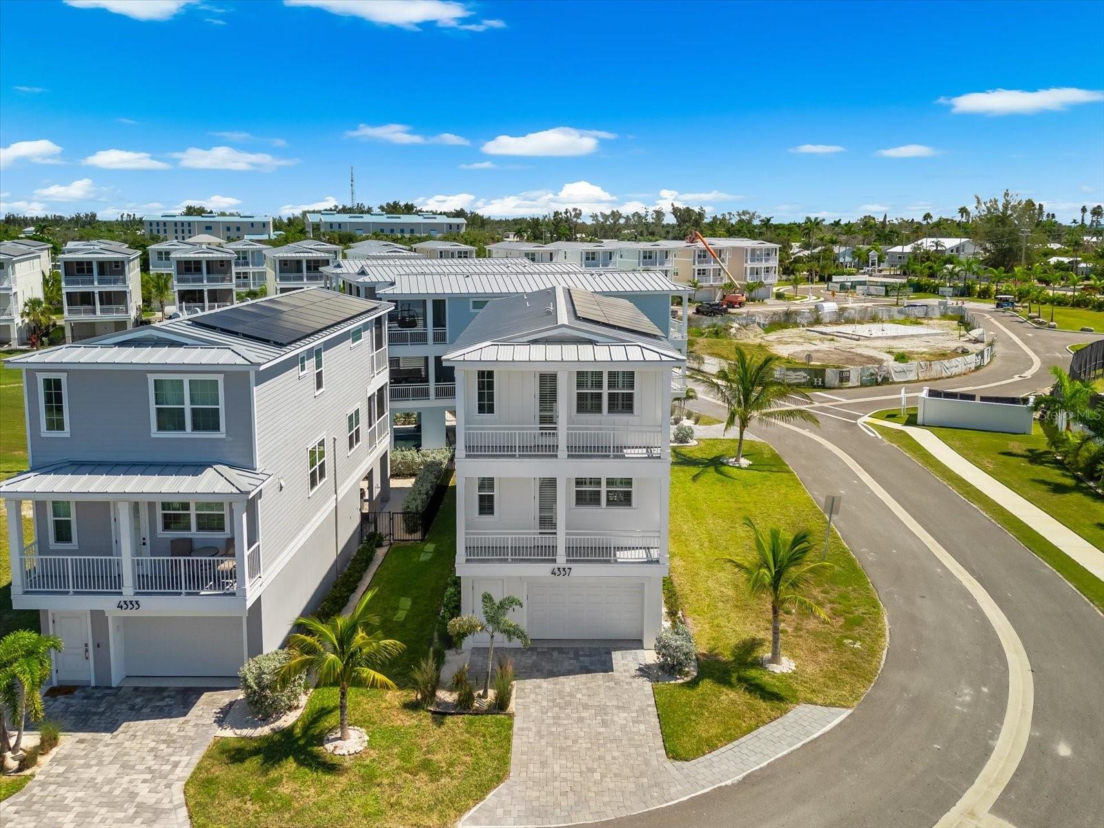 HUNTERS POINT - Residential