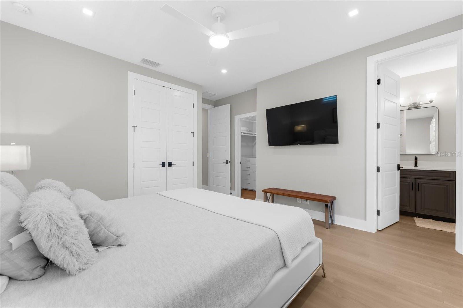 HUNTERS POINT - Residential