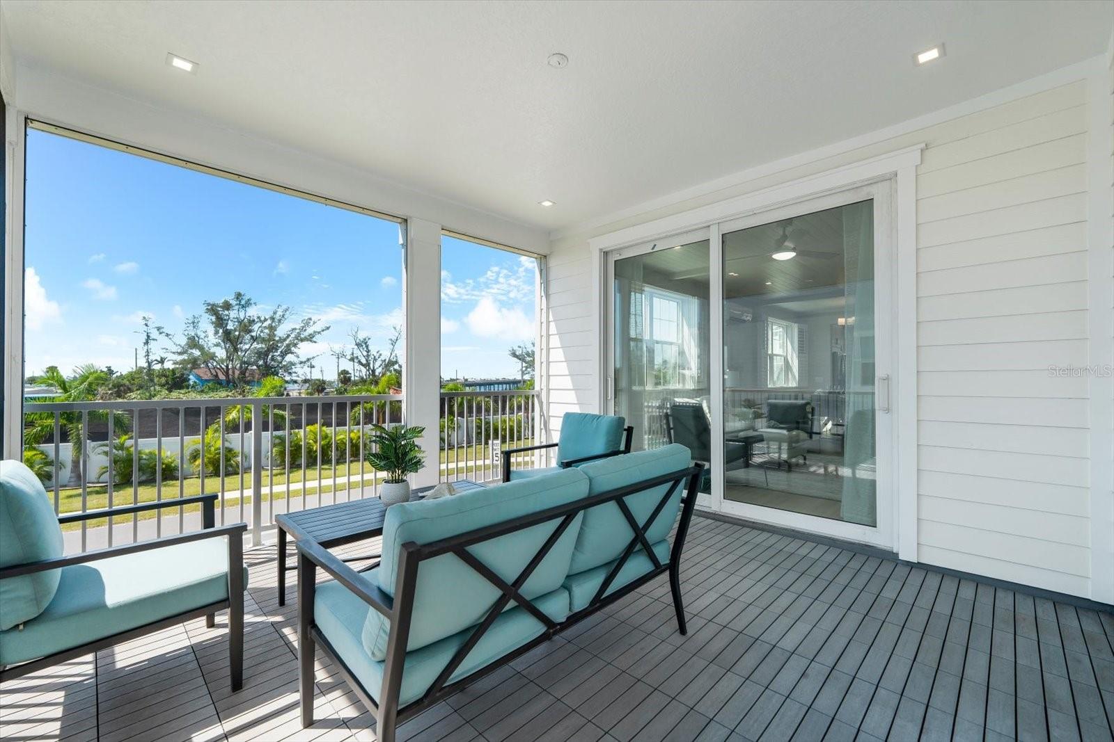 HUNTERS POINT - Residential
