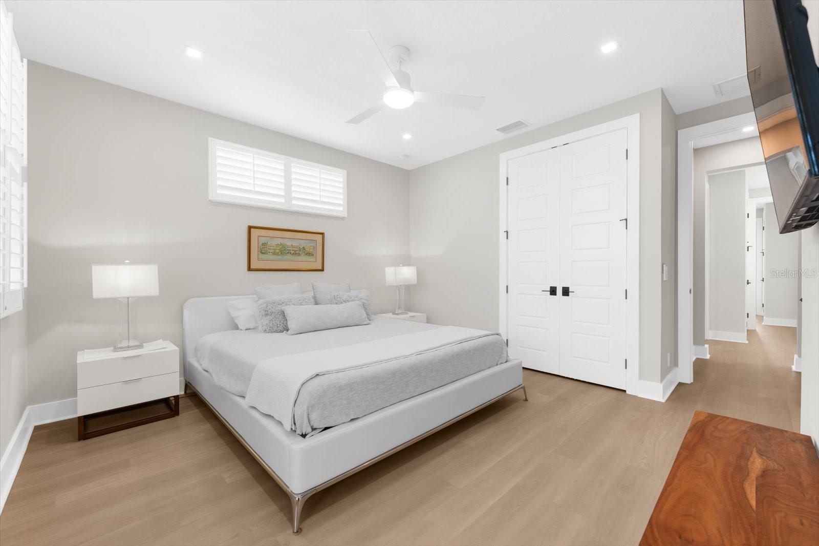 HUNTERS POINT - Residential