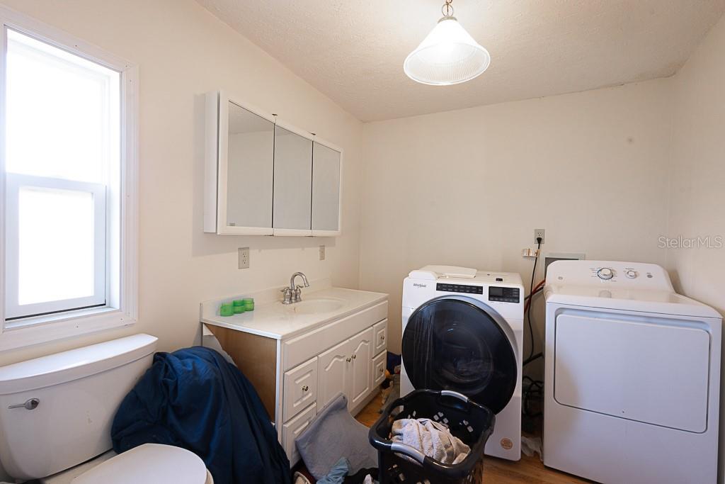 CALOOSA LAKE VILLAGE - Residential