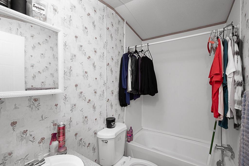 CALOOSA LAKE VILLAGE - Residential