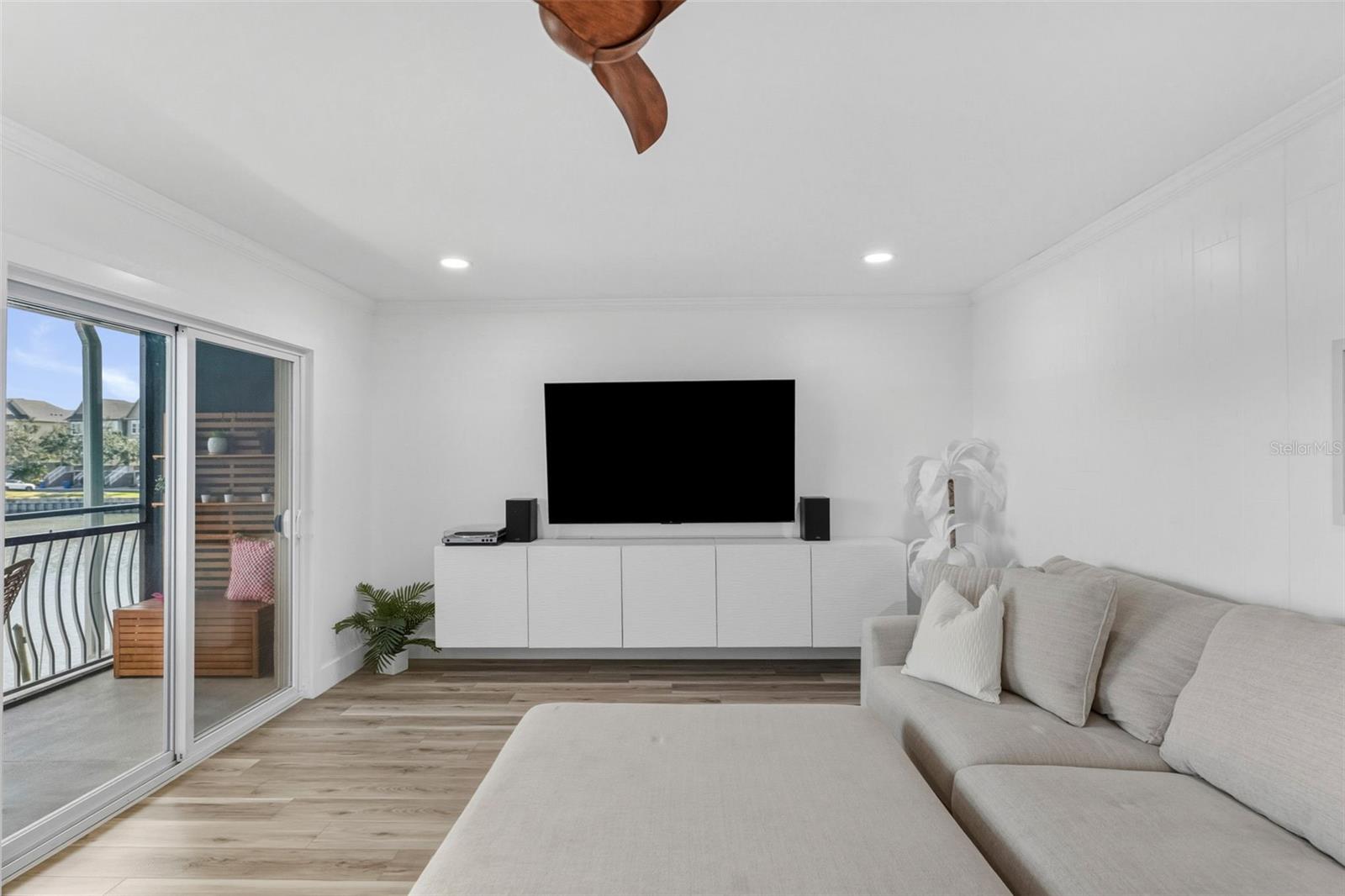 BAY POINTE CONDO - Residential