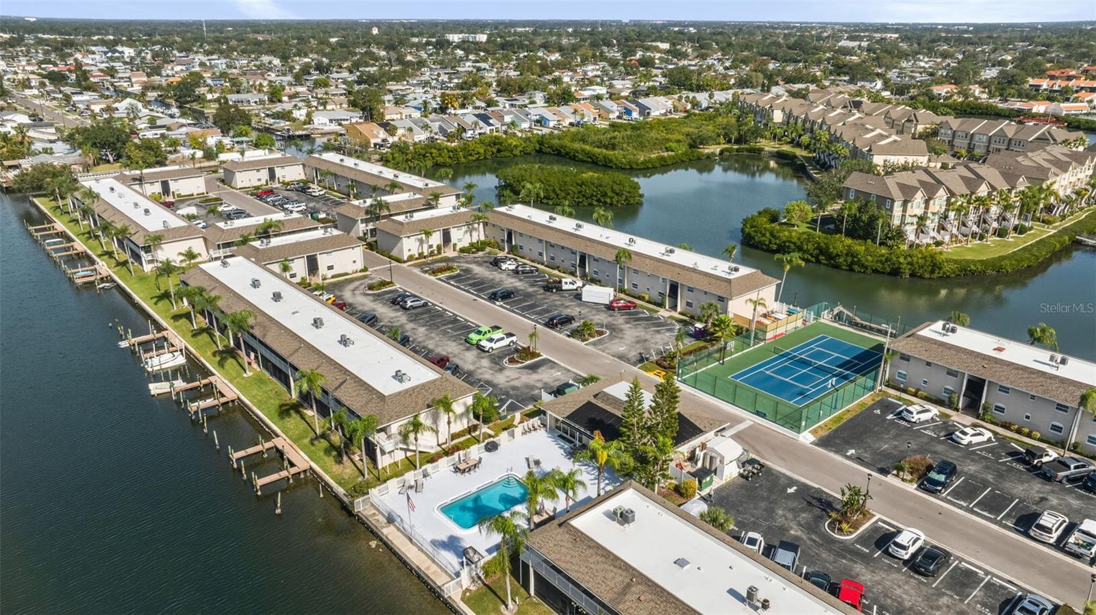 BAY POINTE CONDO - Residential